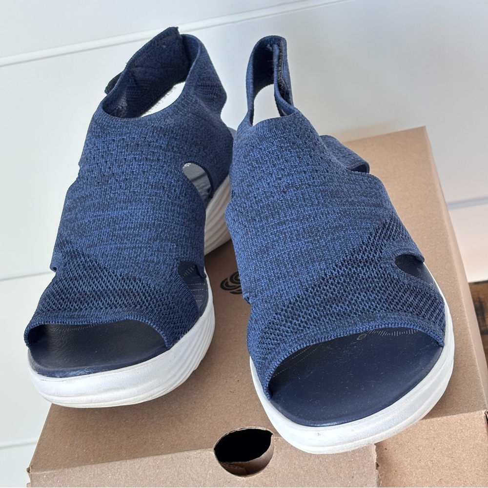 Clarks Cloudsteppers Women's Marin Sail Navy Sandals Size 9